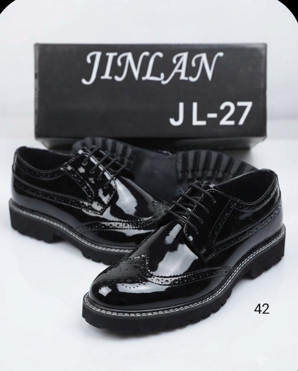 Jinlan JL-27 – Derby noir verni
